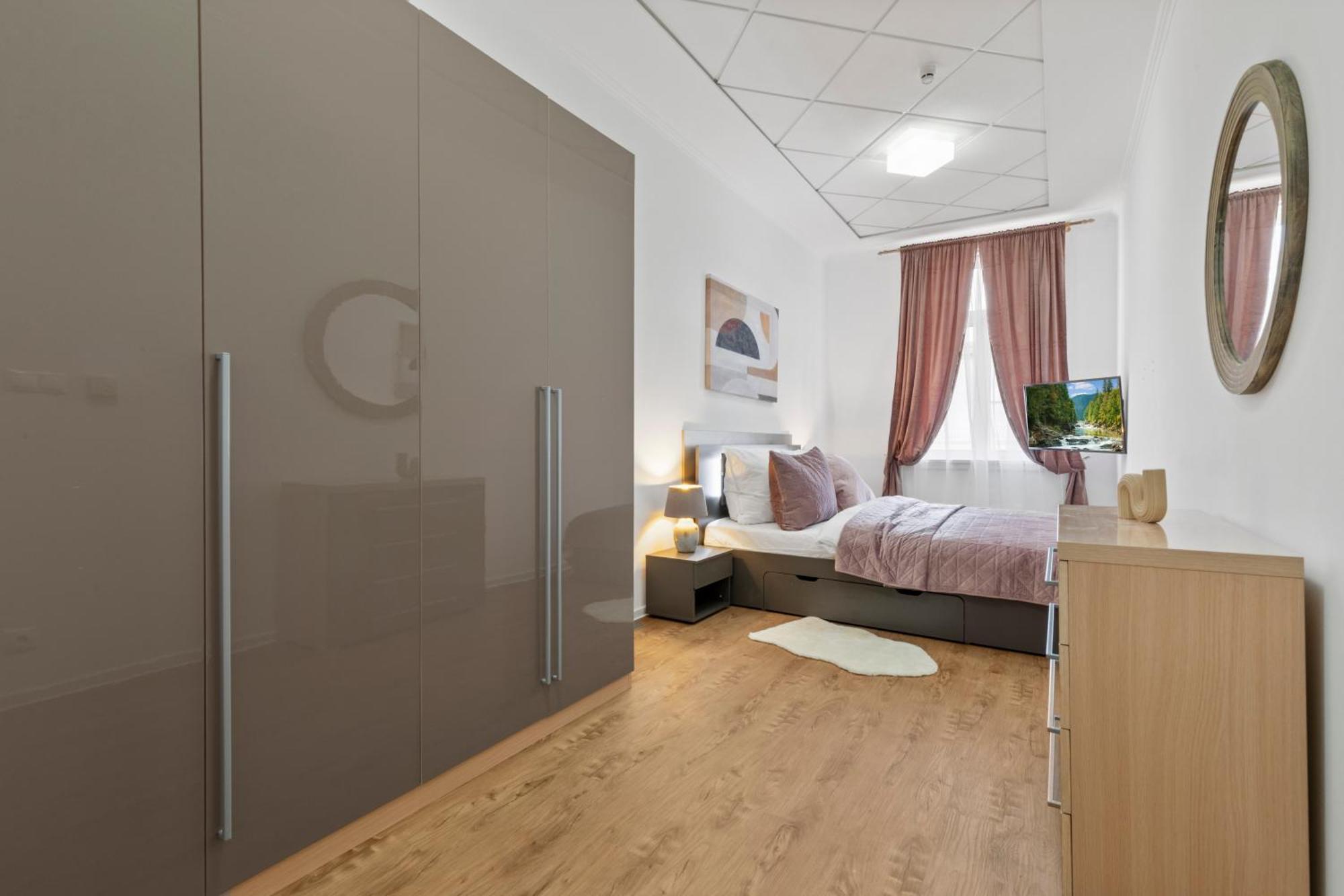 Appartement Luxe Living At Old Town Center à Bratislava Extérieur photo